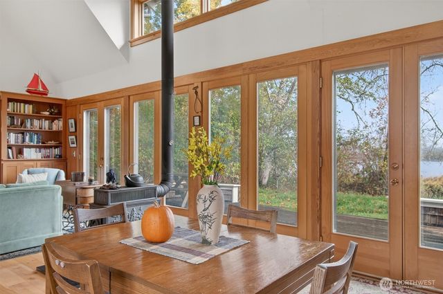 357 E Birnie Slough Road, Cathlamet, WA 98612