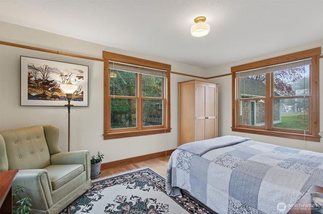 357 E Birnie Slough Road, Cathlamet, WA 98612