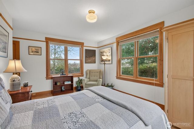 357 E Birnie Slough Road, Cathlamet, WA 98612