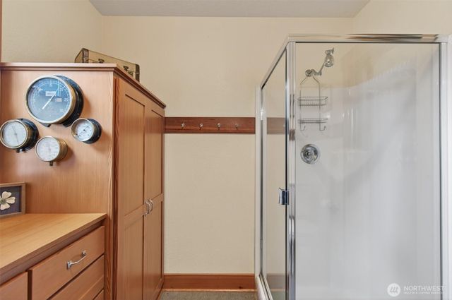 357 E Birnie Slough Road, Cathlamet, WA 98612