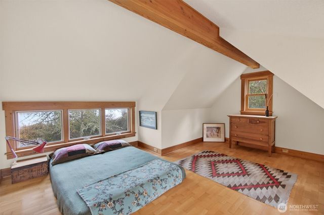 357 E Birnie Slough Road, Cathlamet, WA 98612