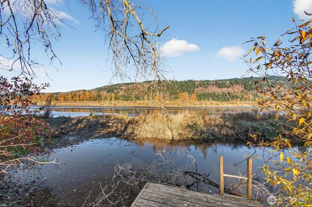 357 E Birnie Slough Road, Cathlamet, WA 98612