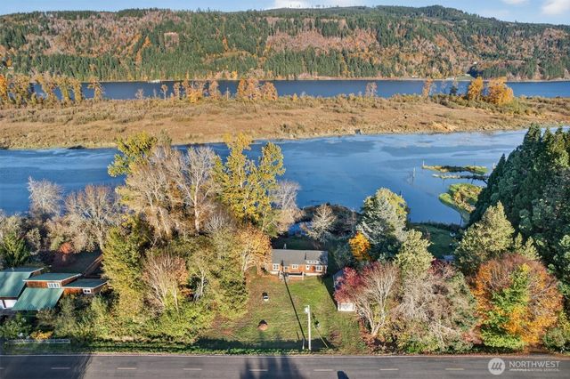357 E Birnie Slough Road, Cathlamet, WA 98612