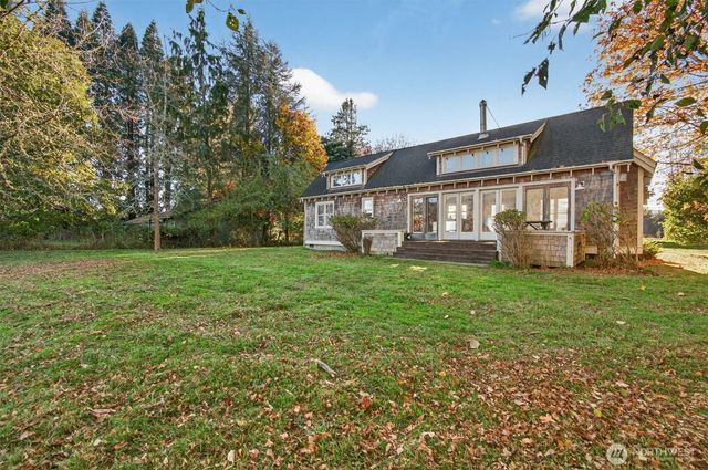 357 E Birnie Slough Road, Cathlamet, WA 98612