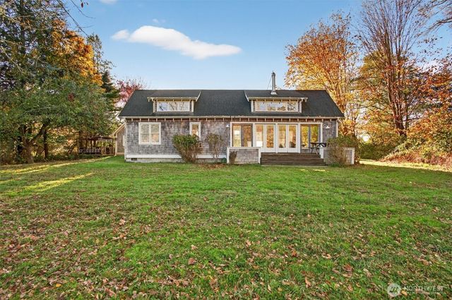 357 E Birnie Slough Road, Cathlamet, WA 98612