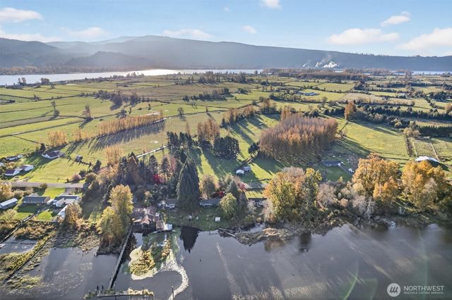 357 E Birnie Slough Road, Cathlamet, WA 98612