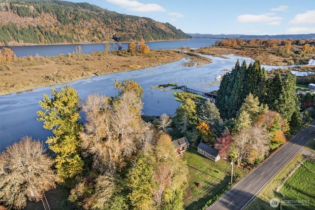 357 E Birnie Slough Road, Cathlamet, WA 98612