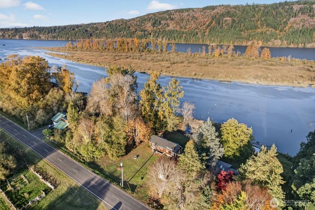 357 E Birnie Slough Road, Cathlamet, WA 98612