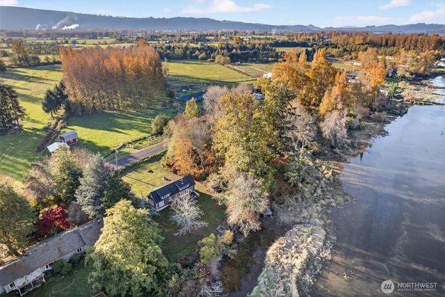 357 E Birnie Slough Road, Cathlamet, WA 98612