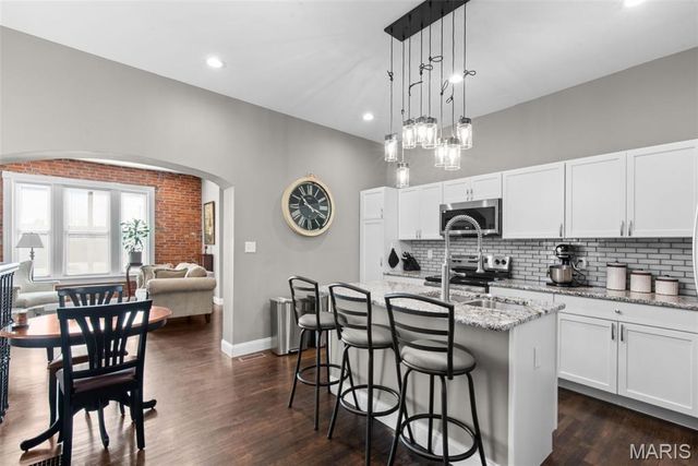 7205 Pennsylvania Avenue, St Louis, MO 63111