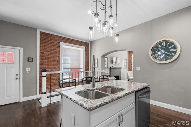 7205 Pennsylvania Avenue, St Louis, MO 63111