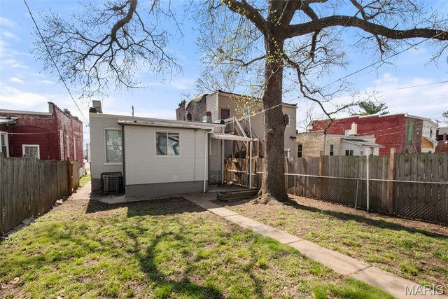 7205 Pennsylvania Avenue, St Louis, MO 63111