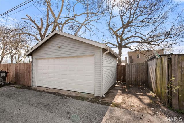 7205 Pennsylvania Avenue, St Louis, MO 63111