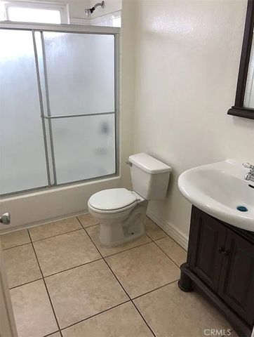 130 E 95th Street, Los Angeles, CA 90003