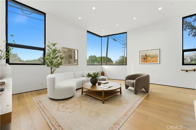 3601 Mclaughlin Avenue, Los Angeles, CA 90066