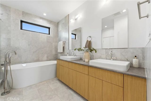 3601 Mclaughlin Avenue, Los Angeles, CA 90066