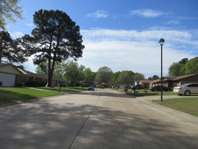 7215 Marseille Drive, Shreveport, LA 71108