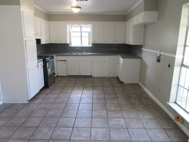 7215 Marseille Drive, Shreveport, LA 71108