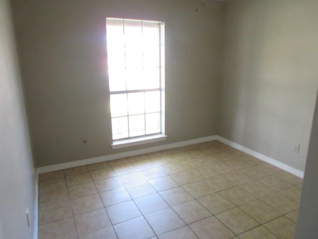 7215 Marseille Drive, Shreveport, LA 71108