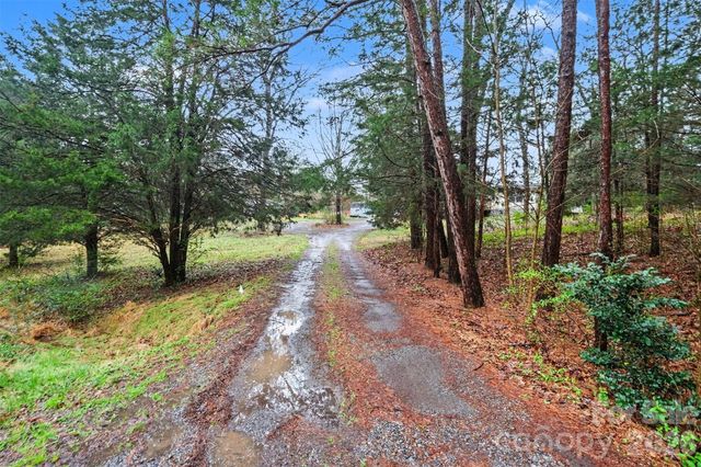 6107 RAINTREE Circle, Concord, NC 28027