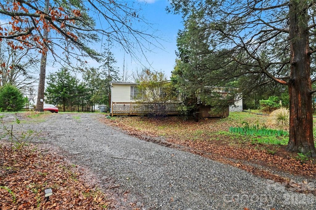 6107 RAINTREE Circle, Concord, NC 28027