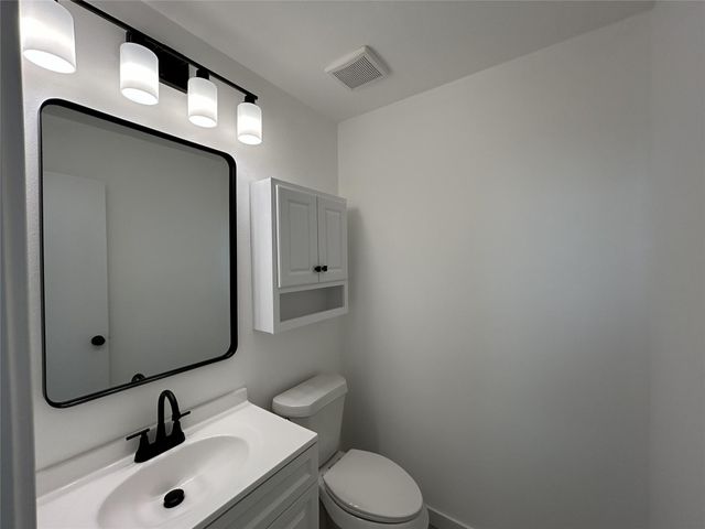 16160 Seahorse Drive, Houston, TX 77062