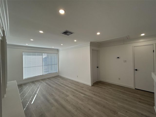 16160 Seahorse Drive, Houston, TX 77062