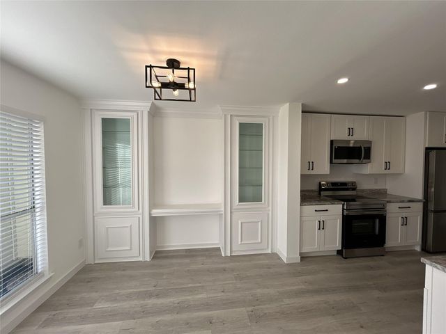 16160 Seahorse Drive, Houston, TX 77062