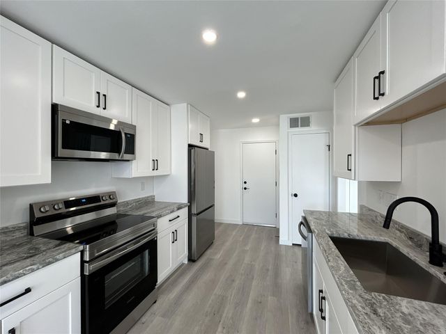 16160 Seahorse Drive, Houston, TX 77062