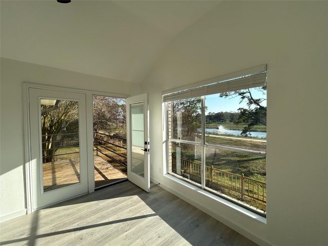 16160 Seahorse Drive, Houston, TX 77062