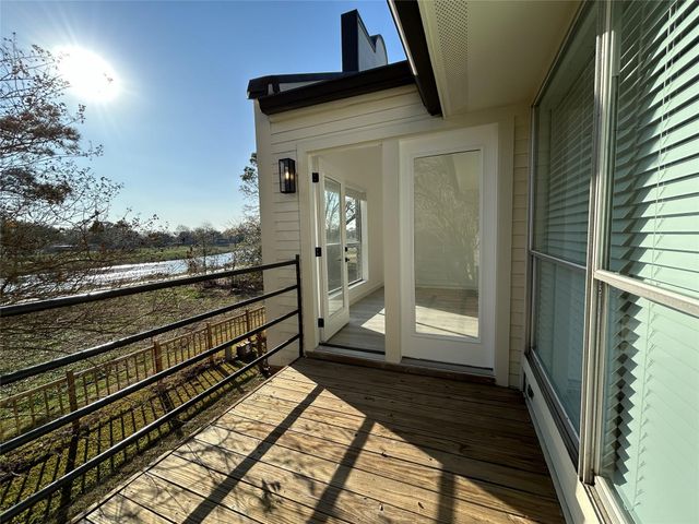 16160 Seahorse Drive, Houston, TX 77062