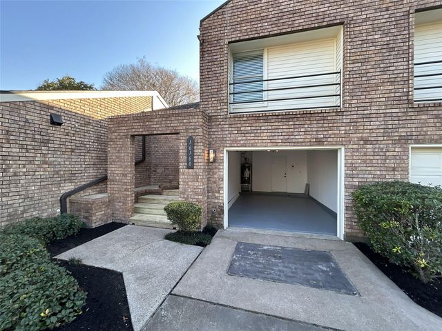 16160 Seahorse Drive, Houston, TX 77062