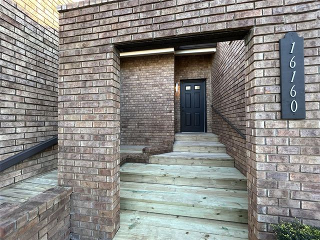 16160 Seahorse Drive, Houston, TX 77062