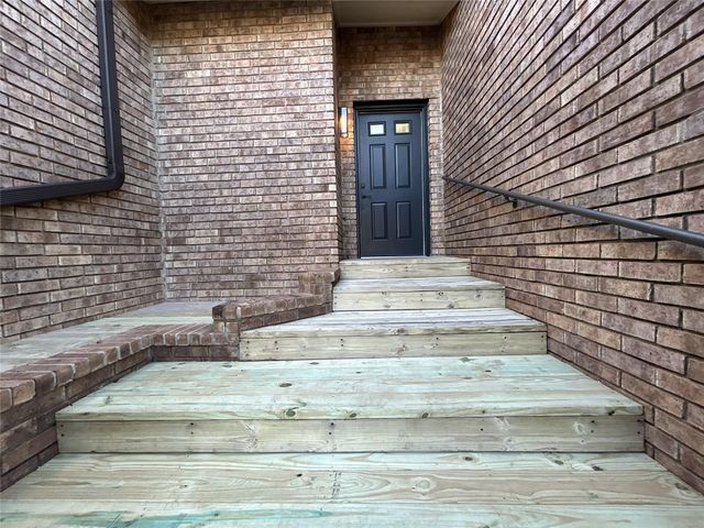 16160 Seahorse Drive, Houston, TX 77062