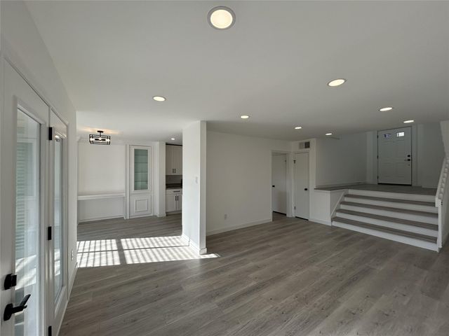 16160 Seahorse Drive, Houston, TX 77062