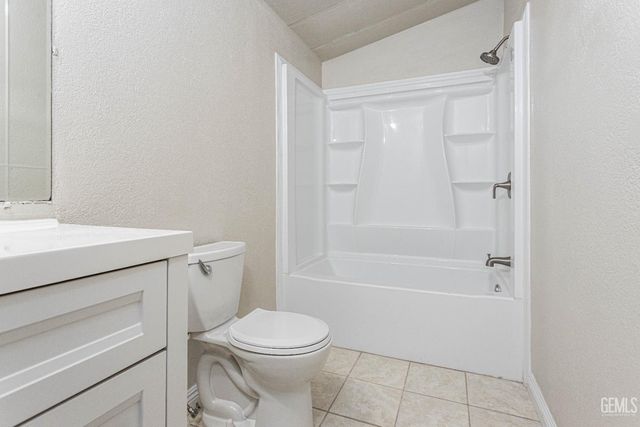 601 Pacheco Road 11, Bakersfield, CA 93307