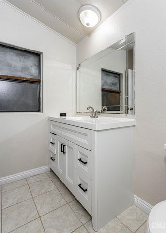 601 Pacheco Road 11, Bakersfield, CA 93307