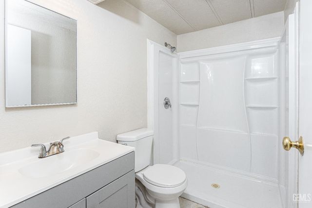 601 Pacheco Road 11, Bakersfield, CA 93307