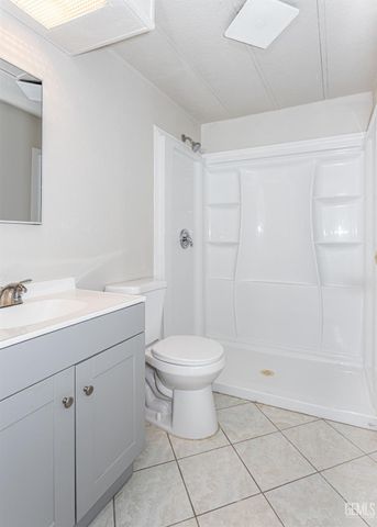 601 Pacheco Road 11, Bakersfield, CA 93307