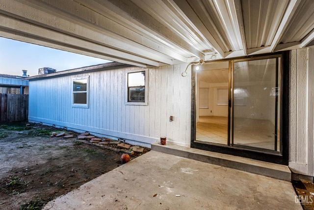 601 Pacheco Road 11, Bakersfield, CA 93307