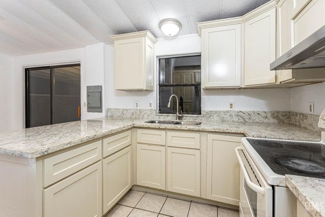 601 Pacheco Road 11, Bakersfield, CA 93307