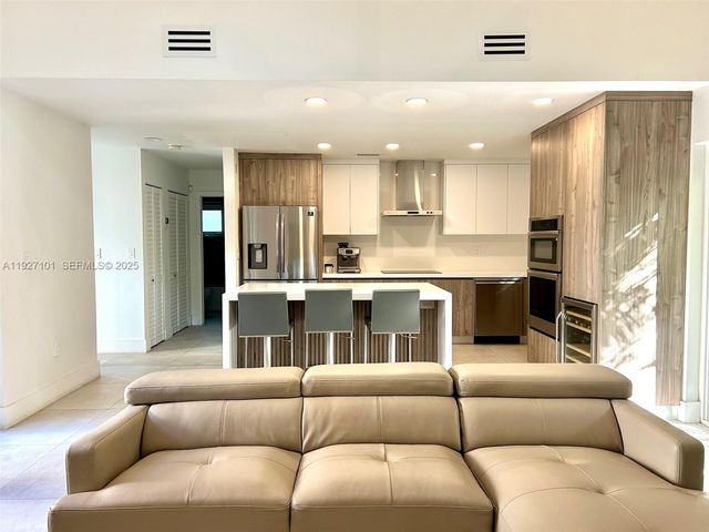 4445 Red Rd, Coral Gables, FL 33155