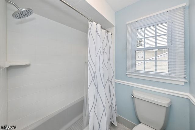 368 Elmwood Dr, Paramus Boro, NJ 07652