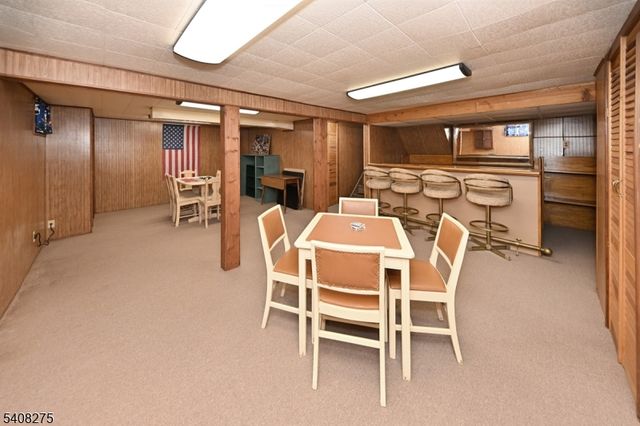 368 Elmwood Dr, Paramus Boro, NJ 07652