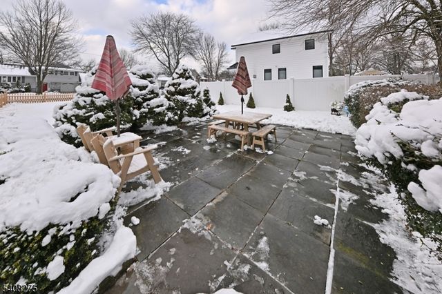 368 Elmwood Dr, Paramus Boro, NJ 07652