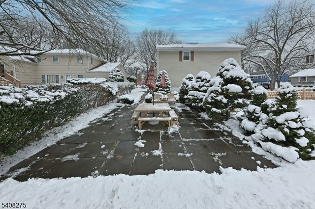 368 Elmwood Dr, Paramus Boro, NJ 07652