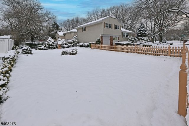 368 Elmwood Dr, Paramus Boro, NJ 07652