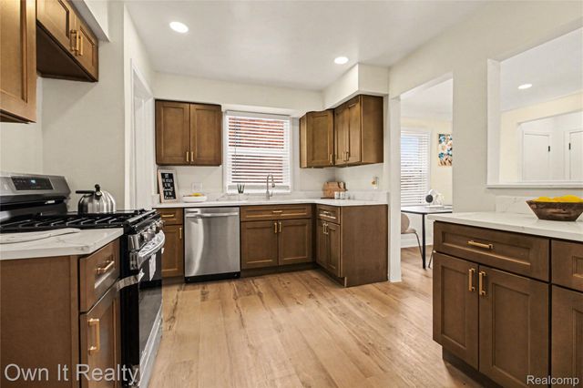 15574 Fox, Redford Charter Township, MI 48239