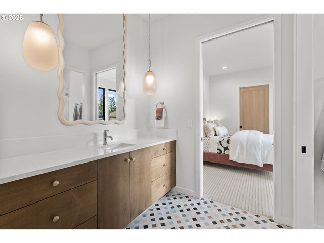 15802 Nw 14th Ave, Vancouver, WA 98685