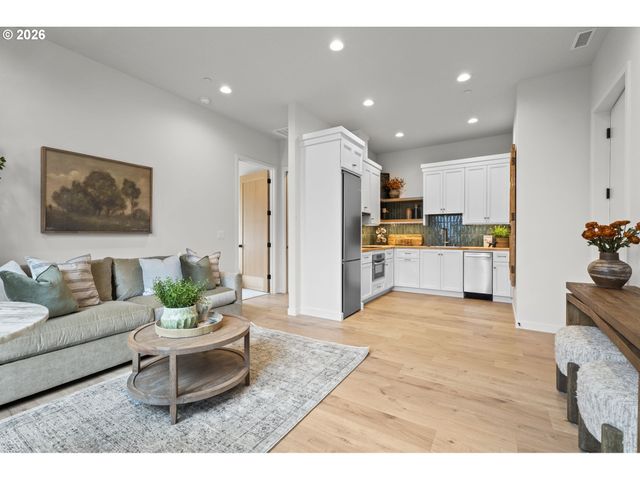 15802 Nw 14th Ave, Vancouver, WA 98685
